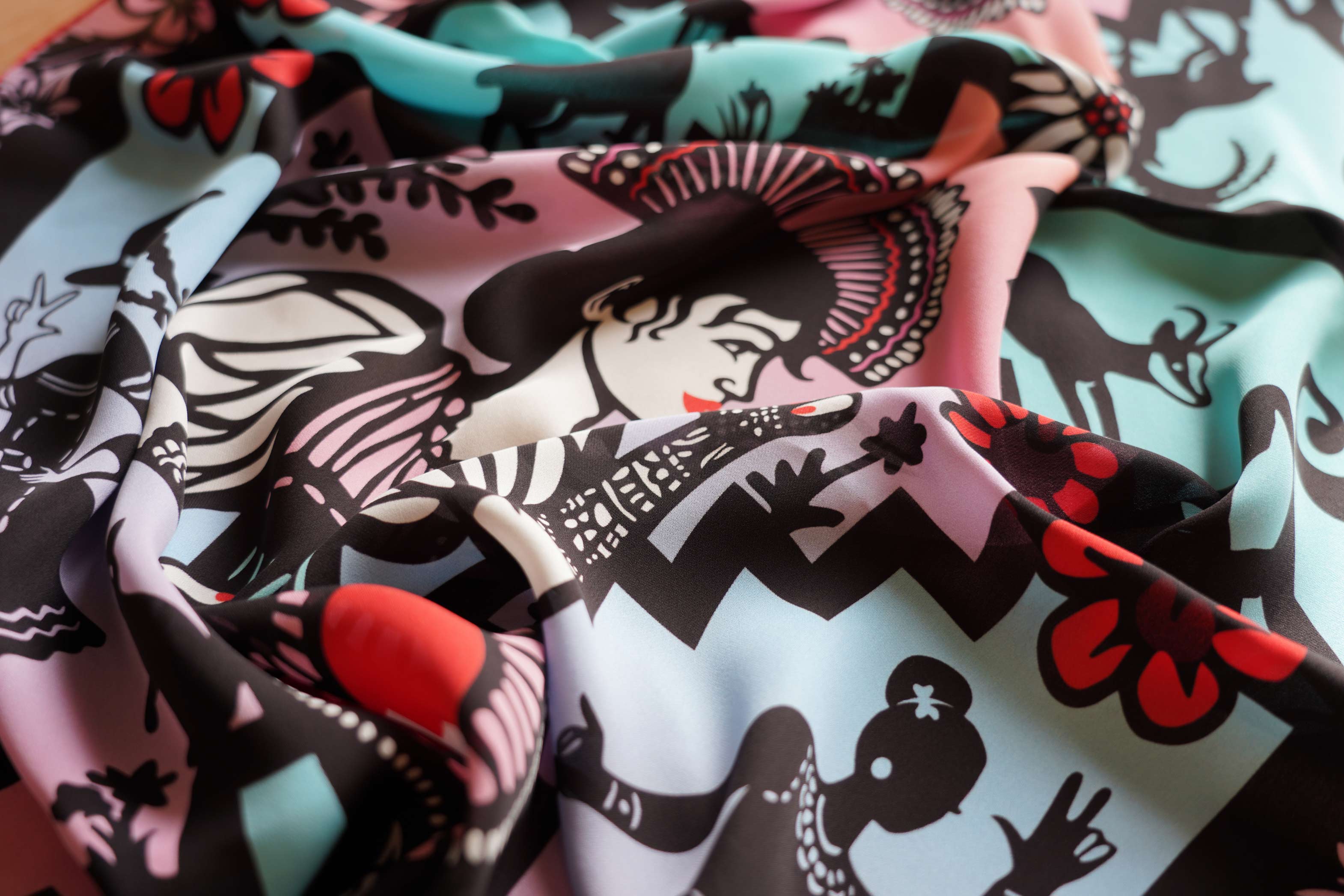 Raphael Blechschmidt Modeschau Einladung - Patrizia Stalder - Illustration - Plakatvisual - Wandmalerei - Grafik Design - Naming & Konzept - Corporate Design - Webdesign (Responsive) - Print Design - Mode Design - Taschen Design - Beschriftung - Fotografie - Malerei - Künstelerin Schweiz - Austellungen Basel - Kunst - Live-