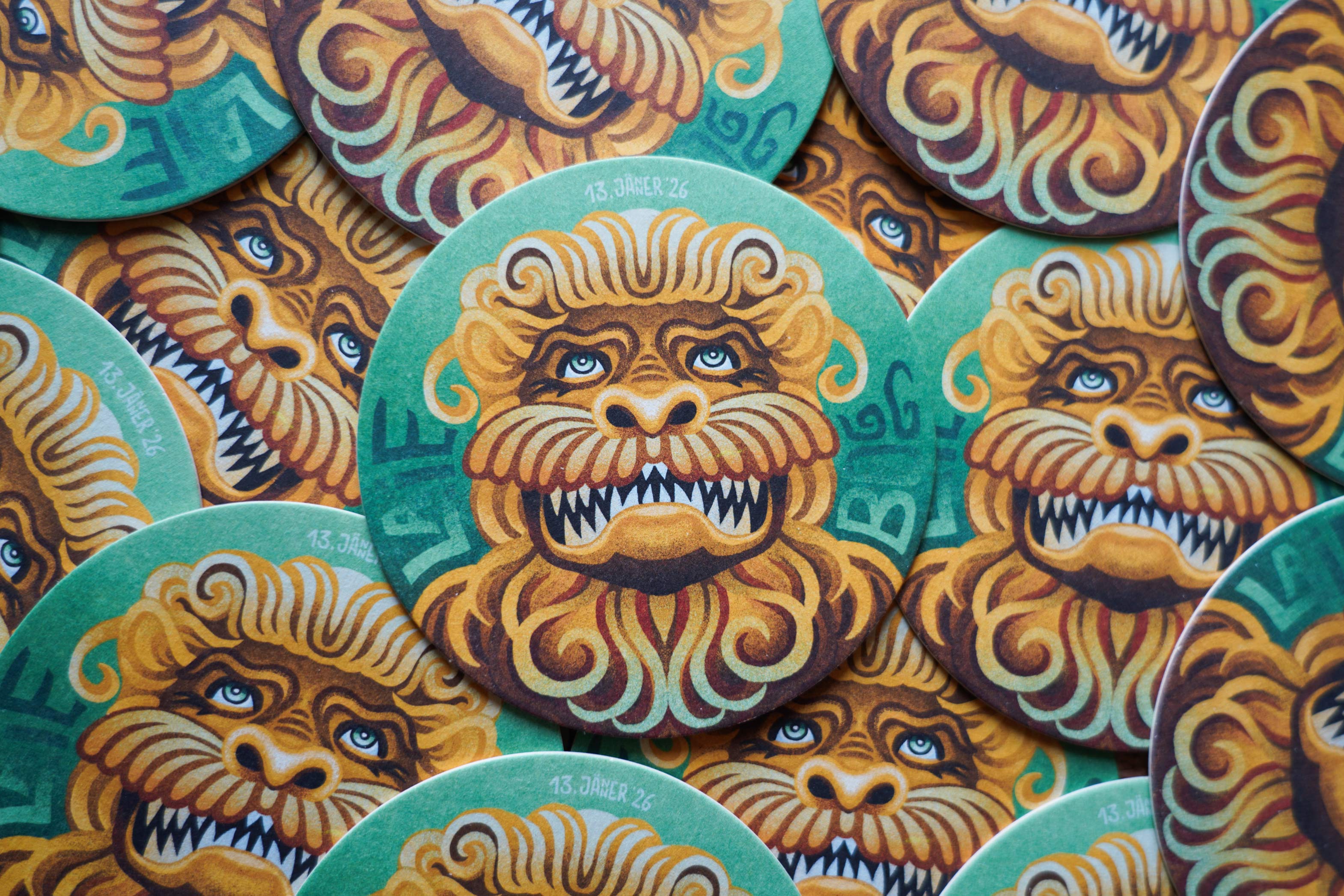 Vogel Gryff - Ueli Bier - Basel - Gryffe Bogg - Wildmaa Bogg - Leue Bogg - - Patrizia Stalder - Illustration - Wandmalerei - Grafik Design - Naming & Konzept - Corporate Design - Webdesign (Responsive) - Print Design - Mode Design - Taschen Design - Beschriftung - Fotografie - Malerei - Künstelerin Schweiz - Austellungen Basel - Kunst - Live-